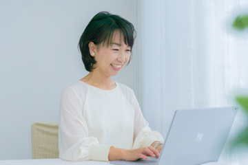 研修報告書＋アンケート集計をメールにて納品